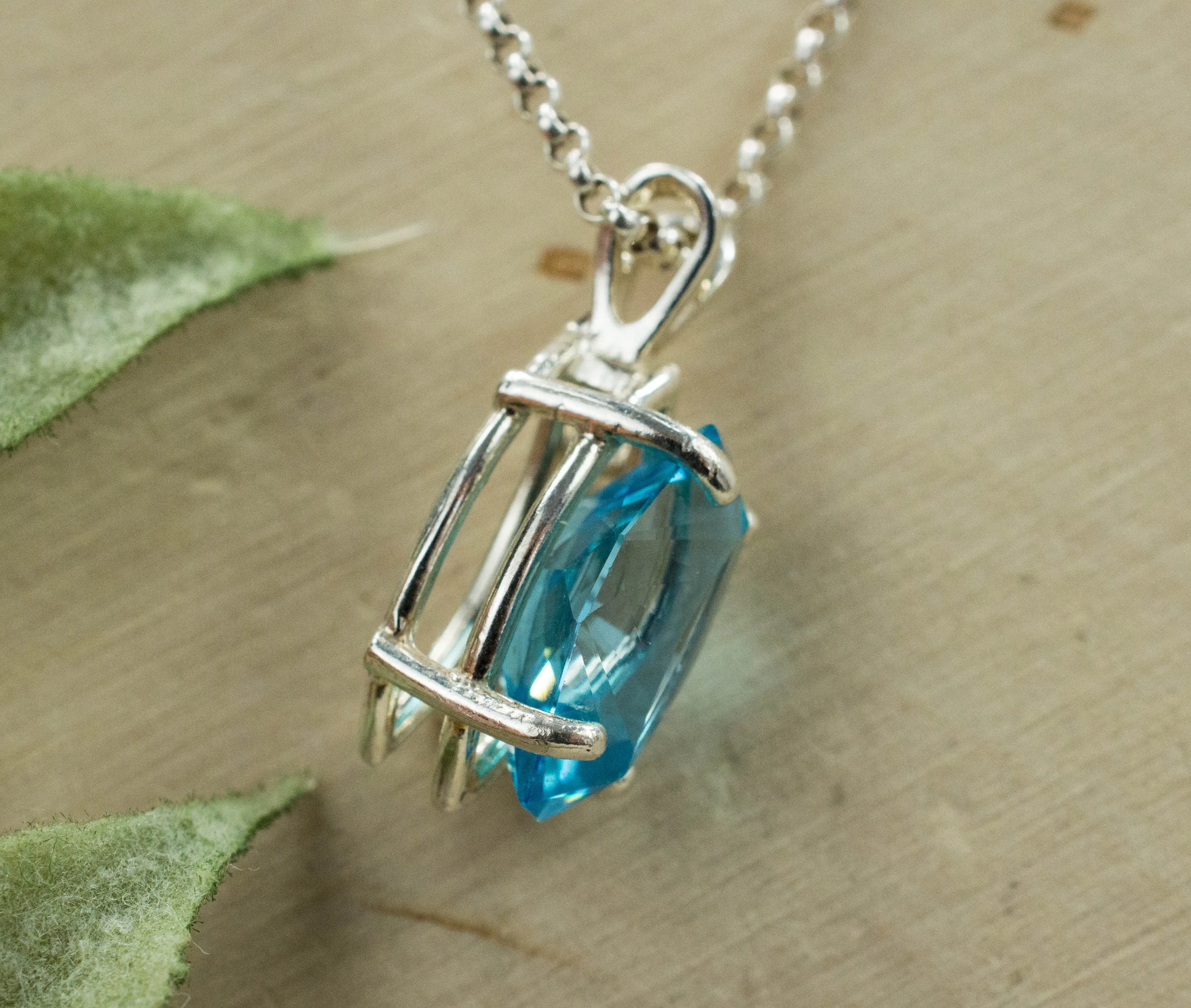 Blue Topaz Pendant; Genuine Brazilian Topaz; 3.930cts