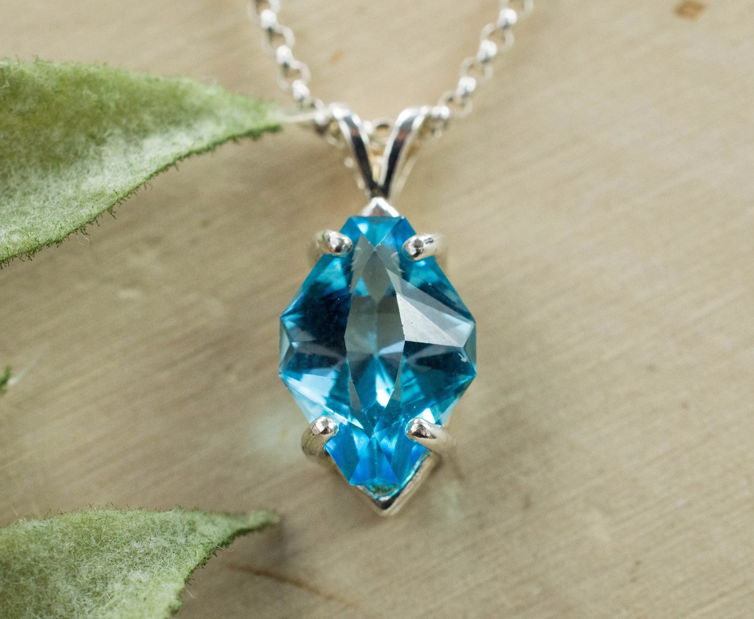 Blue Topaz Pendant; Genuine Brazilian Topaz; 3.930cts