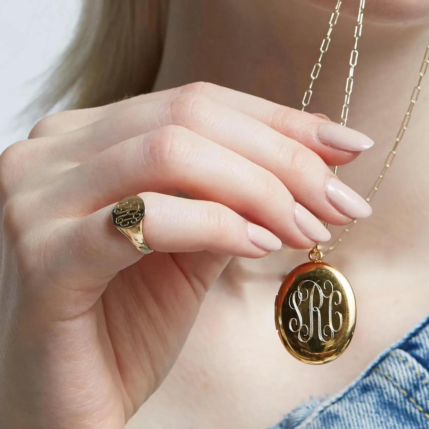 CHARLI LARGE OVAL ENGRAVED LOCKET