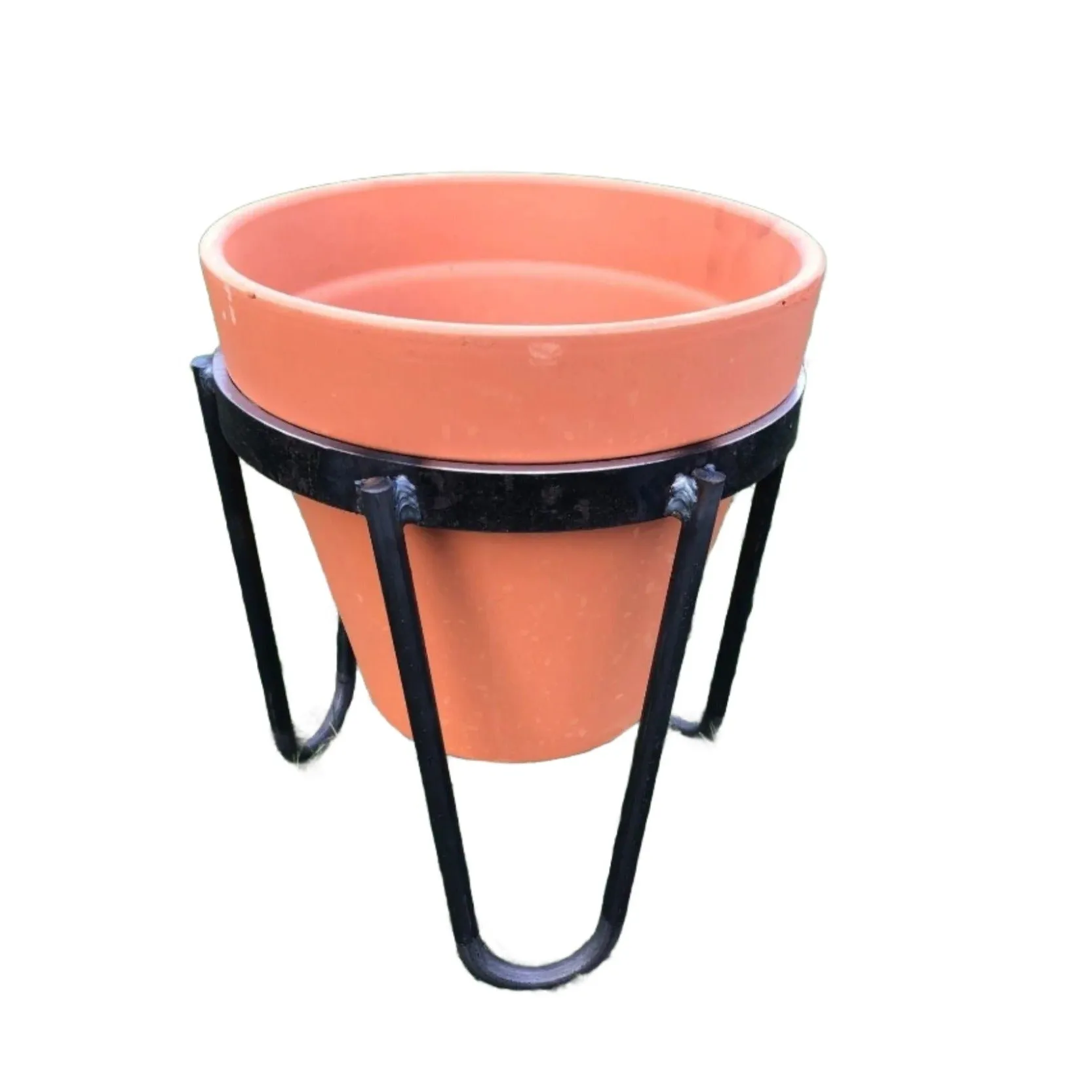 The Dorio Raised Planter